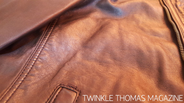 removing wrinkles from leather sofa